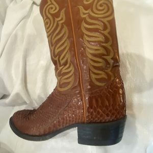 Genuine vintage Tony Lama Alligator boots. Size 12